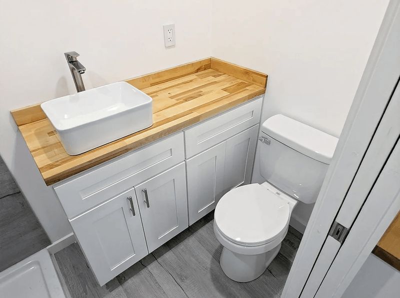 20FT STUDIO SHIPPING CONTAINER - Image 4