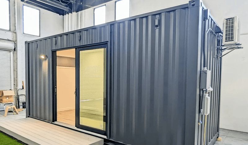 20FT STUDIO SHIPPING CONTAINER